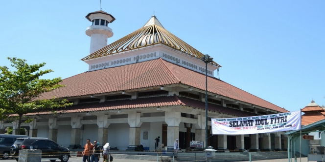 10 Gambar Masjid Agung Sunan Ampel Surabaya, Letak Jawa 